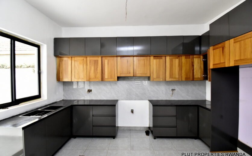 Modern house for sale in Kagugu