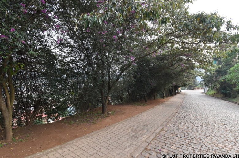Buy land in Kacyiru.