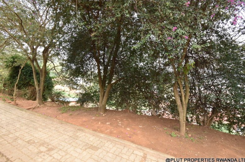 Buy land in Kacyiru.