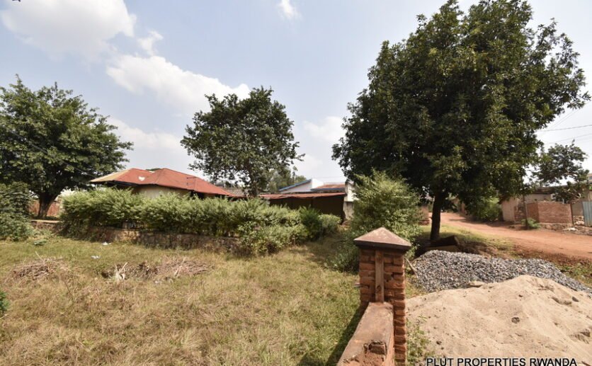 Buy land in Kicukiro. 