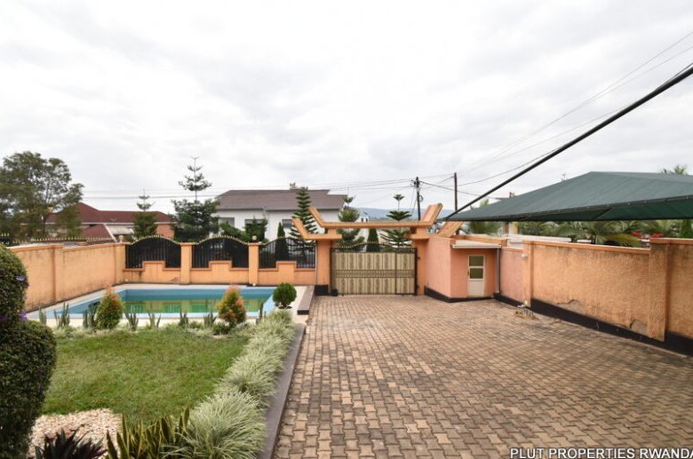 Furnished house with pool for rent