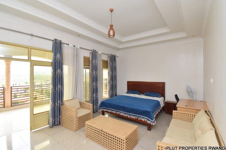 Furnished house with pool for rent