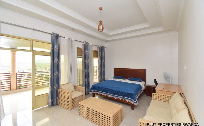 Furnished house with pool for rent