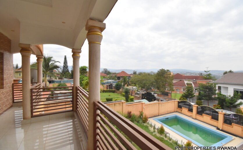Furnished house with pool for rent