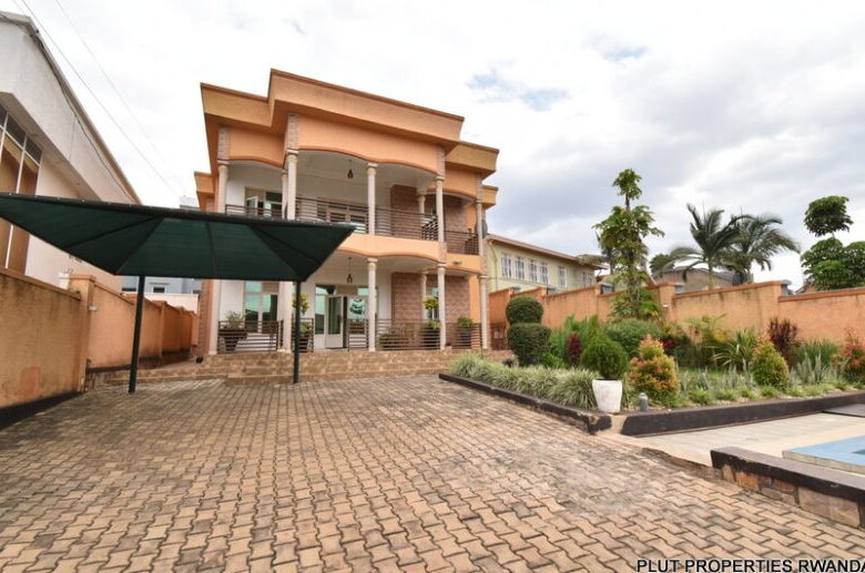 Furnished house with pool for rent