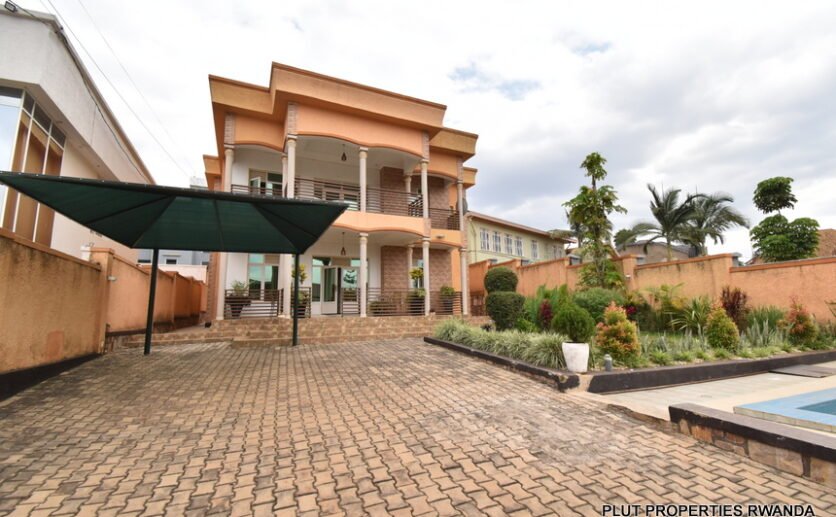 Furnished house with pool for rent