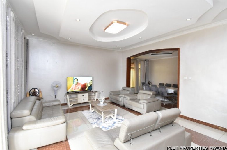 Furnished house with pool for rent