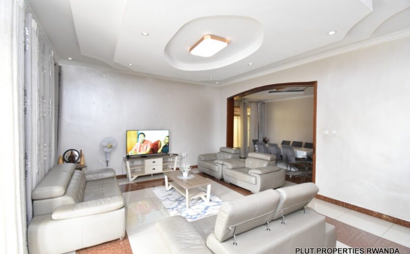 Furnished house with pool for rent