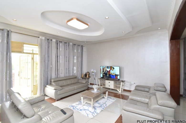 Furnished house with pool for rent
