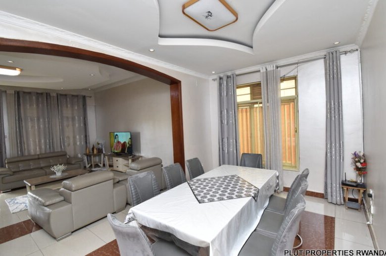 Furnished house with pool for rent