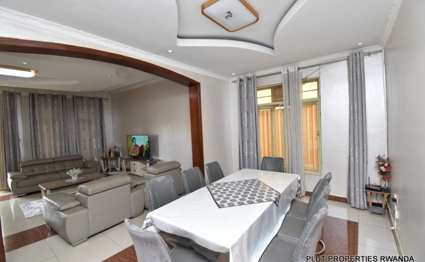 Furnished house with pool for rent