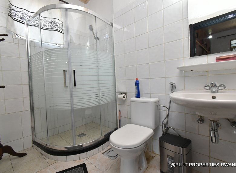 Furnished apartment for rent in Kiyovu.