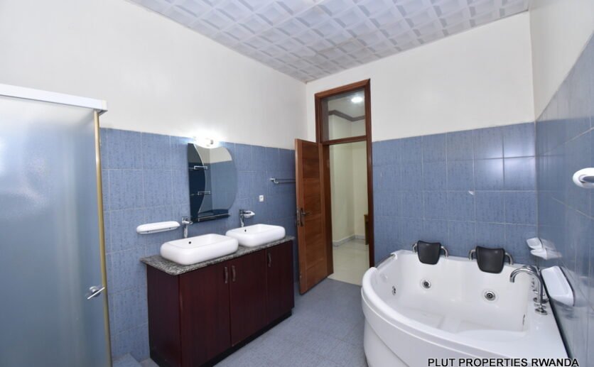 House-for-rent-in-Gacuriro-Kigali-plut-properties-19-836×517 House for Rent in Gacuriro Kigali
