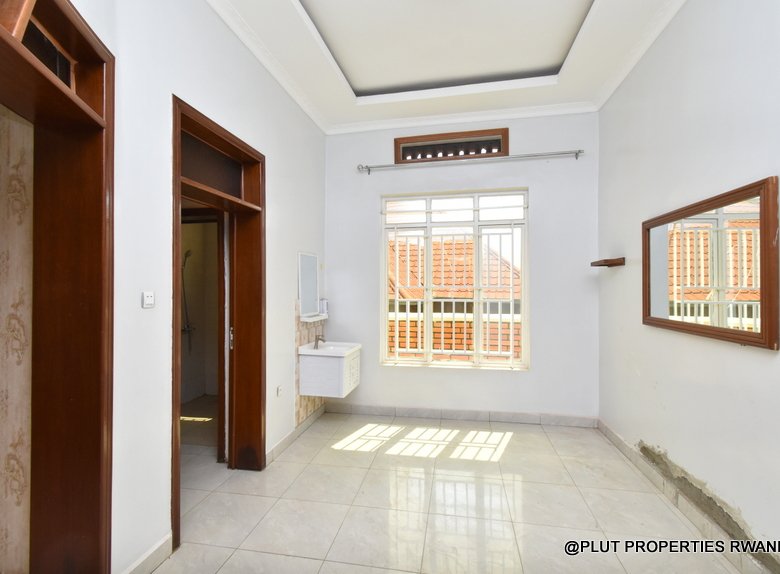 Unfurnished house for Rent in Kicukiro