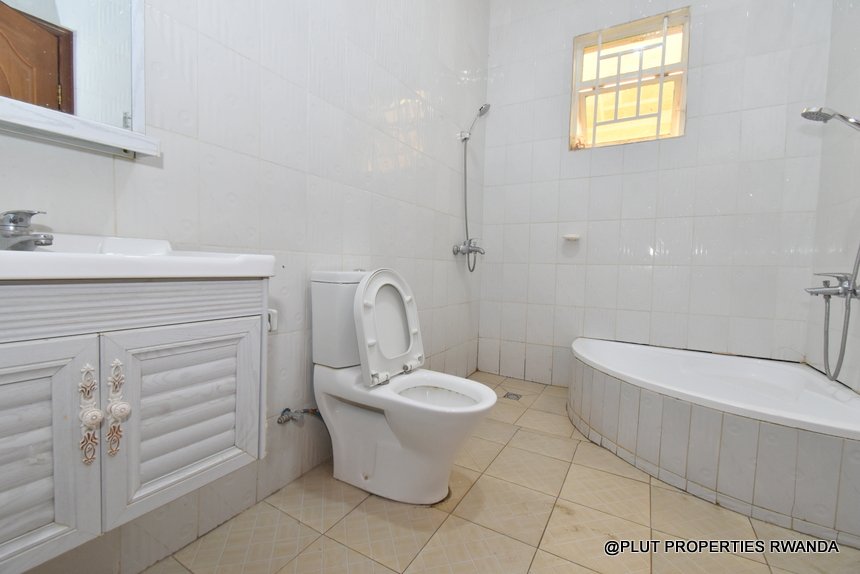 Unfurnished house for Rent in Kicukiro