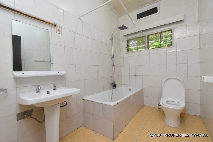 House-for-rent-in-Kiyovu-plut-propeeties-13 unfurnished House for Rent in Kigali