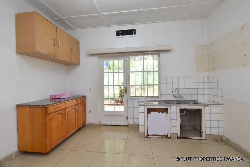 House-for-rent-in-Kiyovu-plut-propeeties-5 unfurnished House for Rent in Kigali