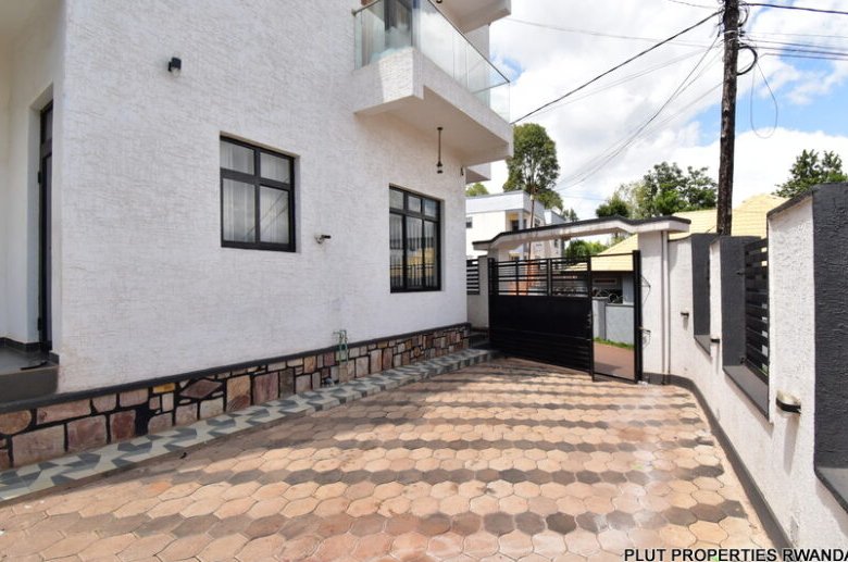House for Rent in Rebero