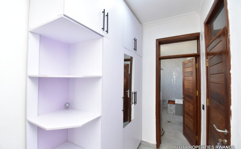 House for Rent in Rebero