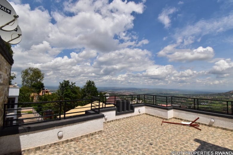 House for Rent in Rebero