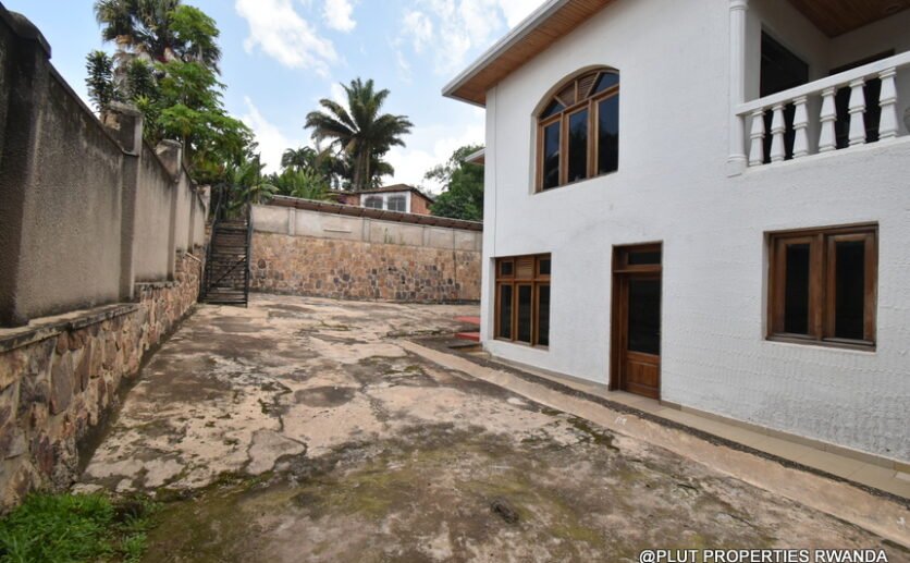 House-for-rent-plut-properties-10-836×517 Spacious 9-Bedroom Home for Rent