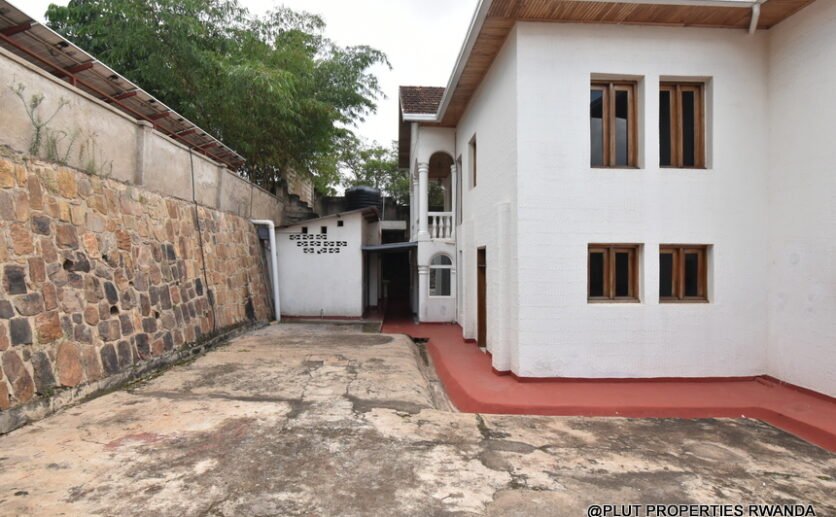 House-for-rent-plut-properties-11-836×517 Spacious 9-Bedroom Home for Rent