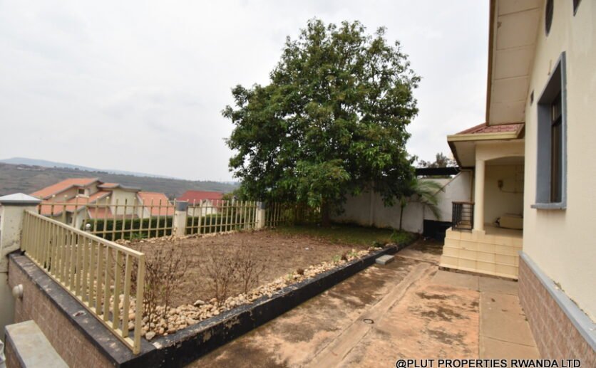 House for sale in Gacuriro 