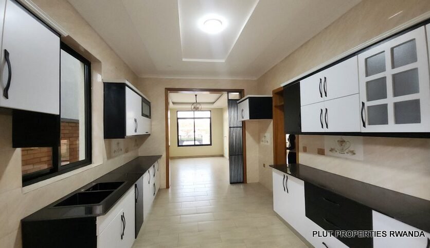 House for sale in Gisozi.
