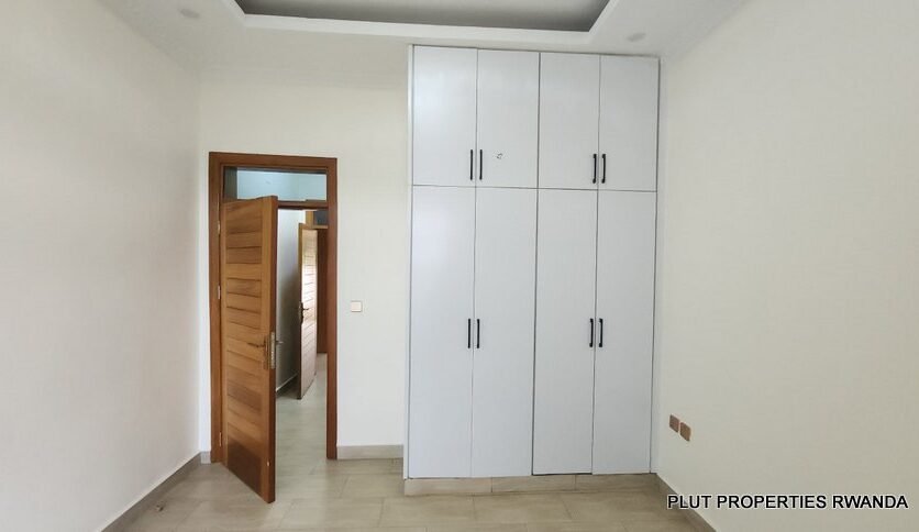 House for sale in Gisozi.