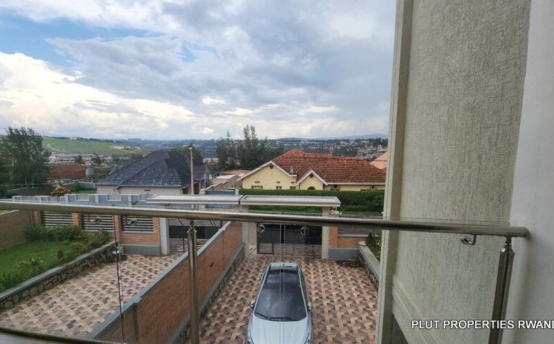 House for sale in Gisozi.