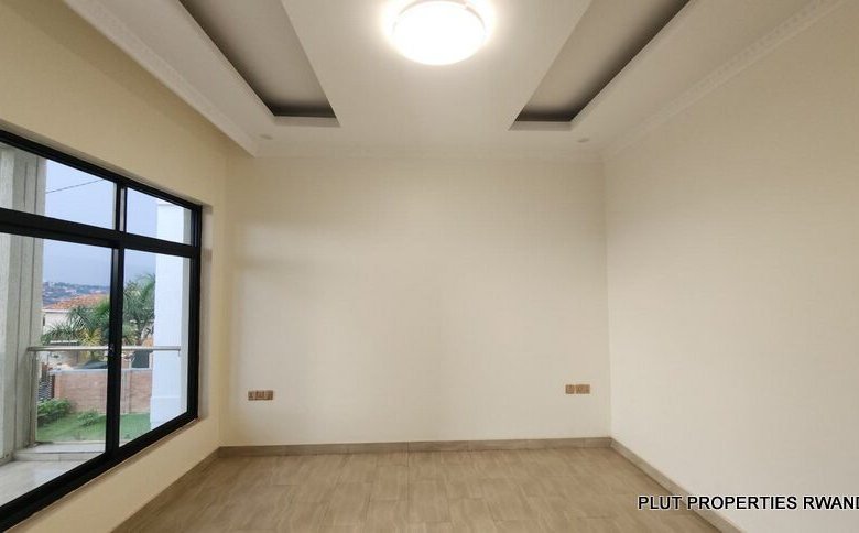 House for sale in Gisozi.