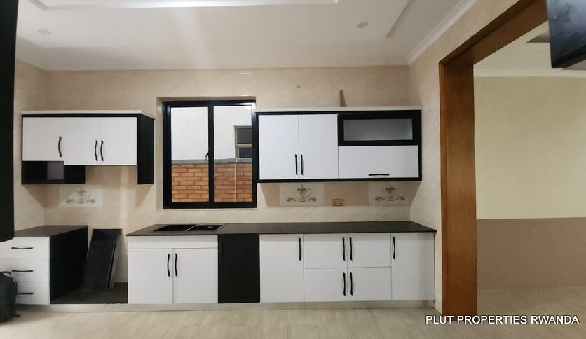 House for sale in Gisozi.