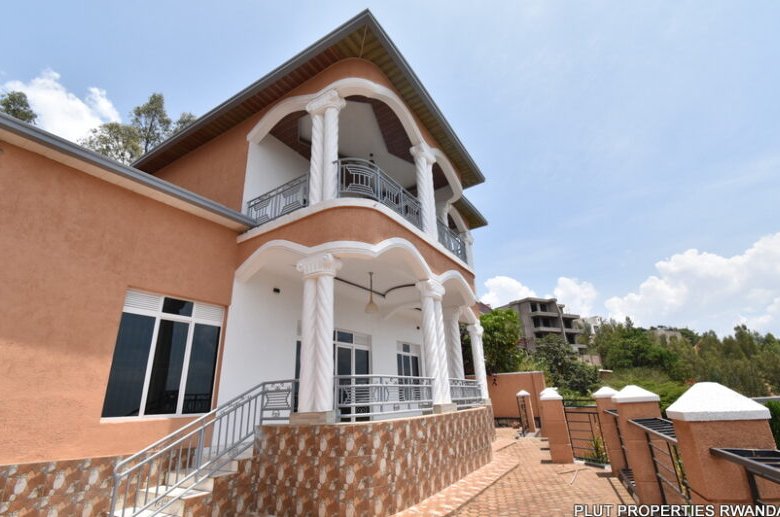 House for sale in Rebero