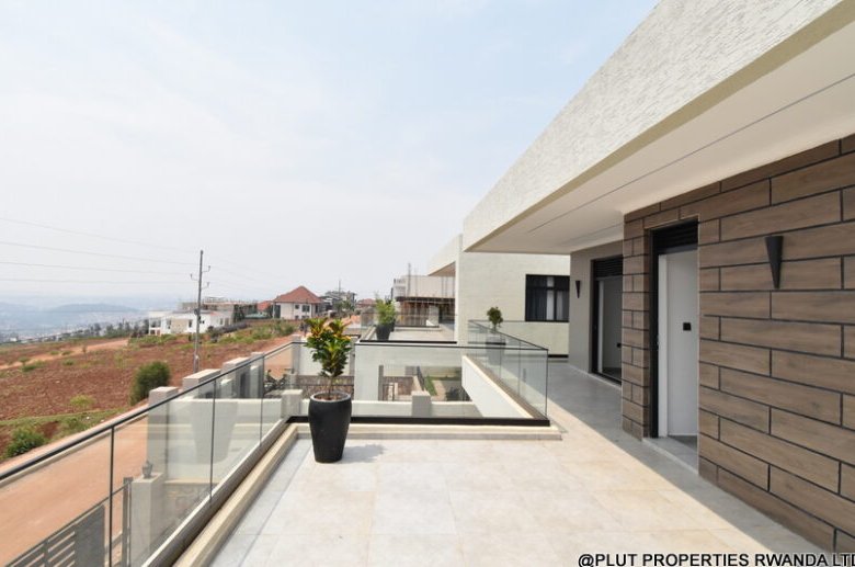 House for Sale in Rebero