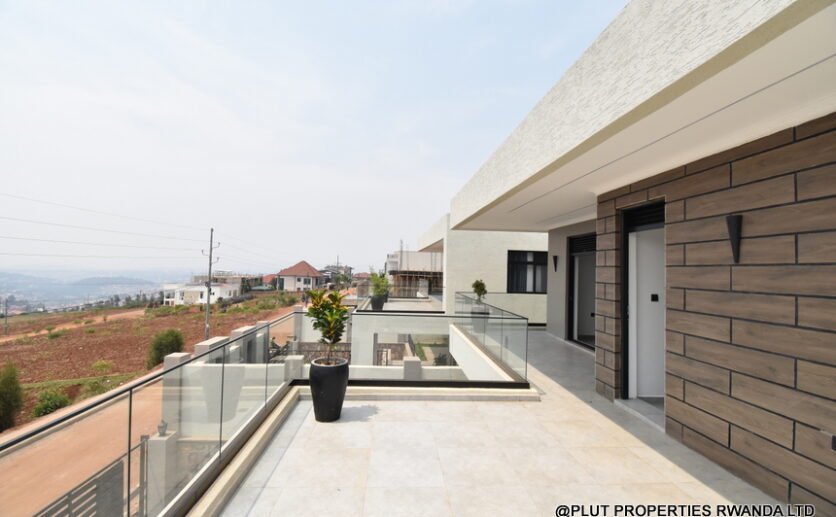 House-for-sale-in-Rebero-plut-properties-11-836×517 House for Sale in Rebero