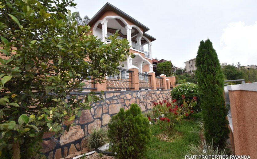 House for sale in Rebero