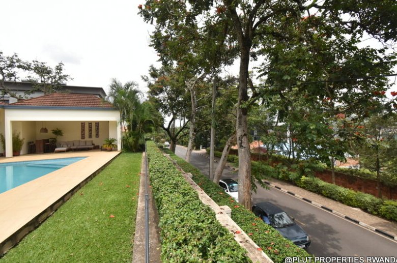 Beautiful House with pool for Sale in Kiyovu 