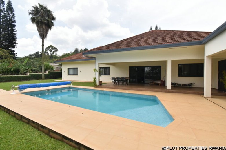 Beautiful House with pool for Sale in Kiyovu 
