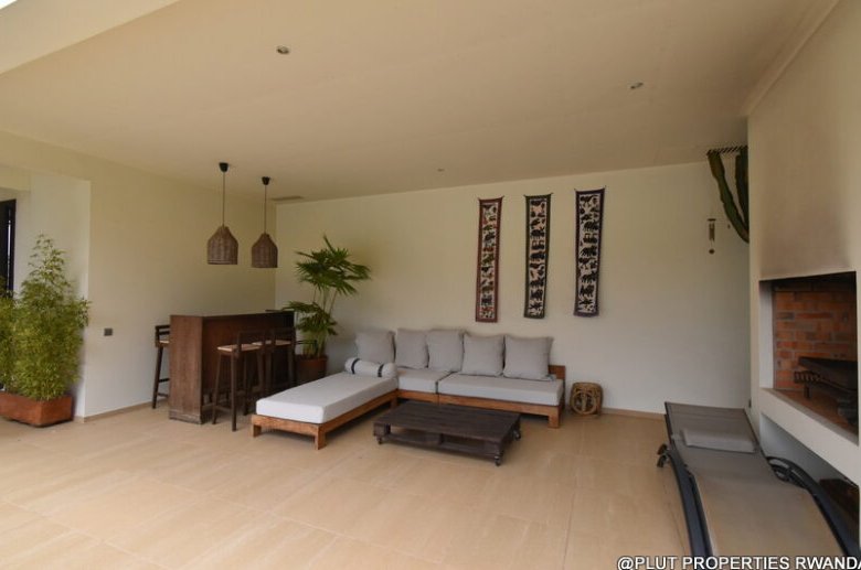 Beautiful House with pool for Sale in Kiyovu 