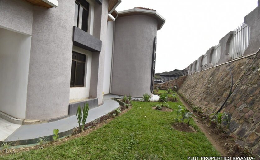 Nyarutarama-Kigali-house-for-rent-plut-properties-19-836×517 Office Space for Rent in Nyarutarama