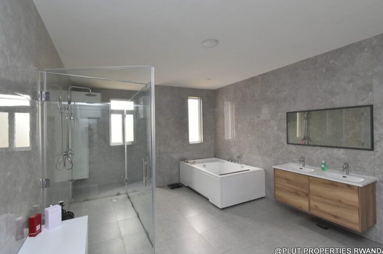 Nyarutarama penthouse for sale