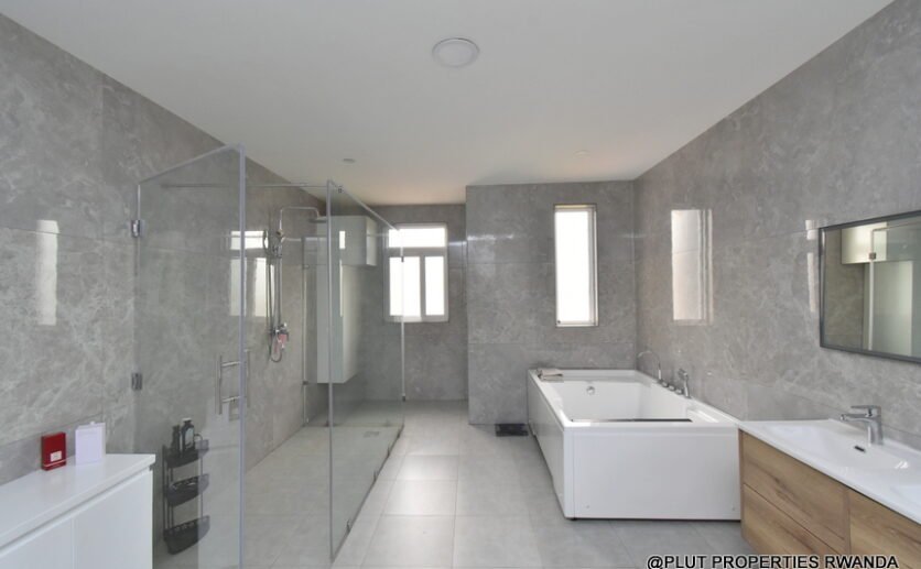 Nyarutarama-penthouse-for-sale-plut-properties-7-836×517 Nyarutarama penthouse for sale
