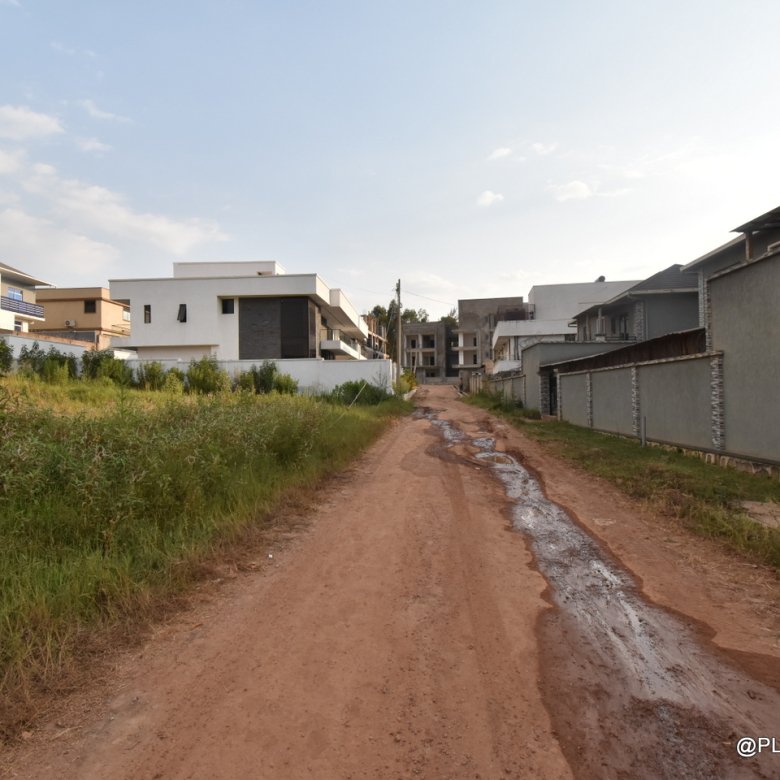 Nyarutarama plot for sale