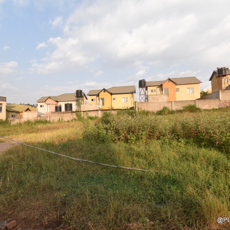 Nyarutarama plot for sale