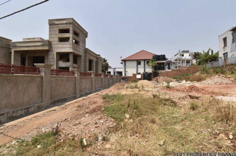 Plot for sale in Rebero.