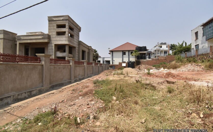 Plot for sale in Rebero.