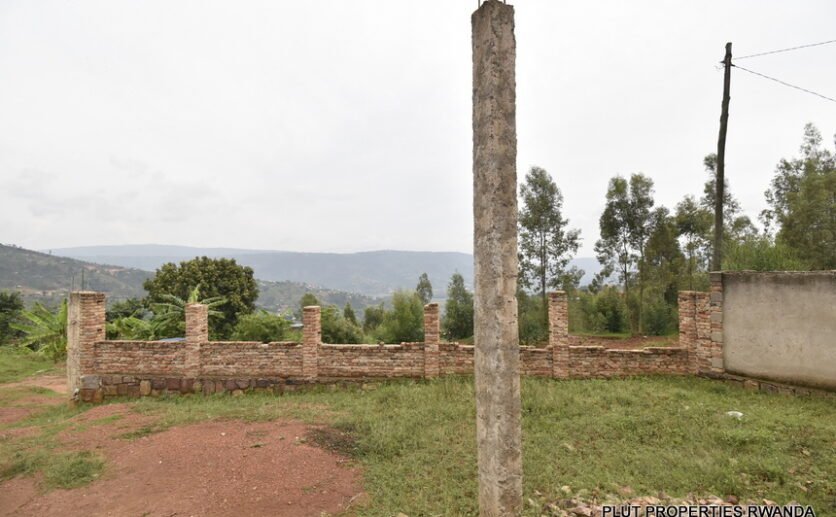 Plot for sale in Ruyenzi