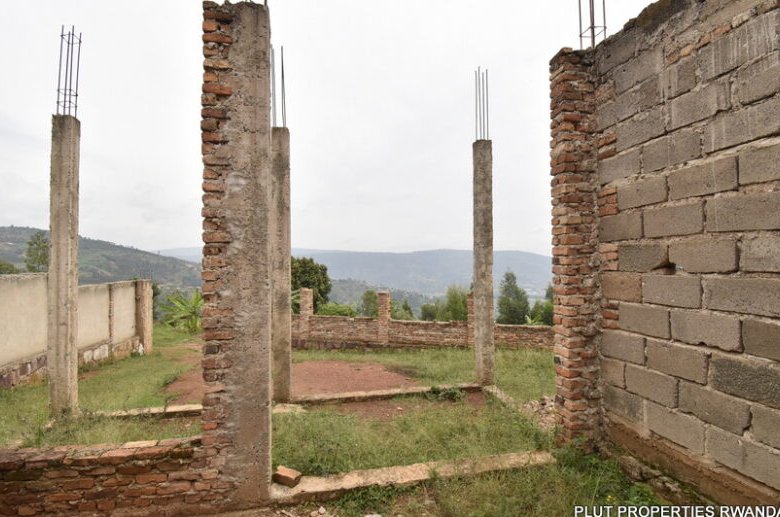 Plot for sale in Ruyenzi