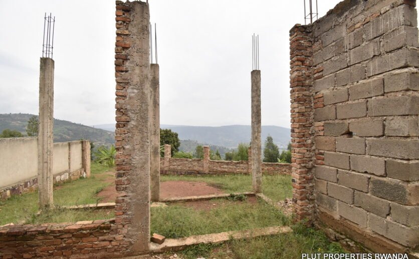 Plot for sale in Ruyenzi