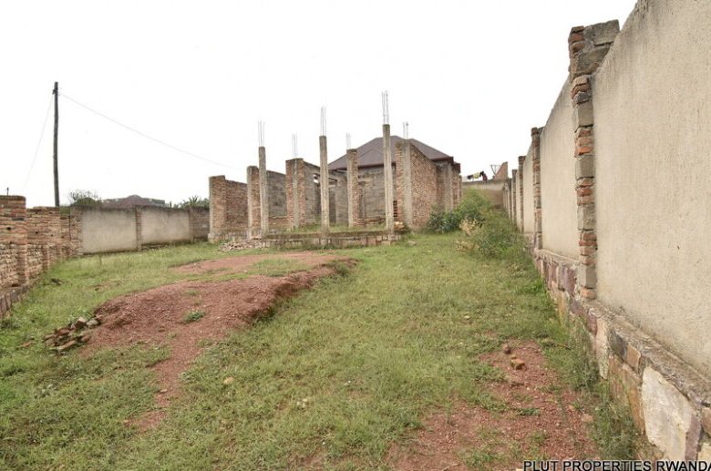 Plot for sale in Ruyenzi